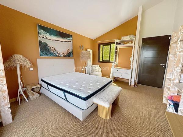 Vente                                                      Appartement
                        
                     5 pièces                      97 m2                     à Lumio
