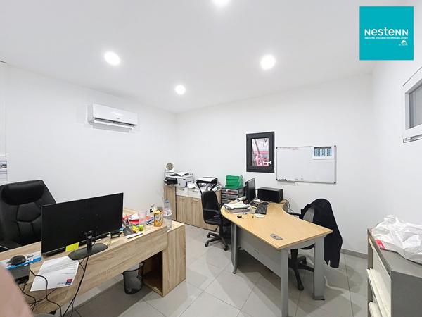 Dépôt + bureau - Idéal artisans - 210 m² - Cour 400 m² - Cuzieu !