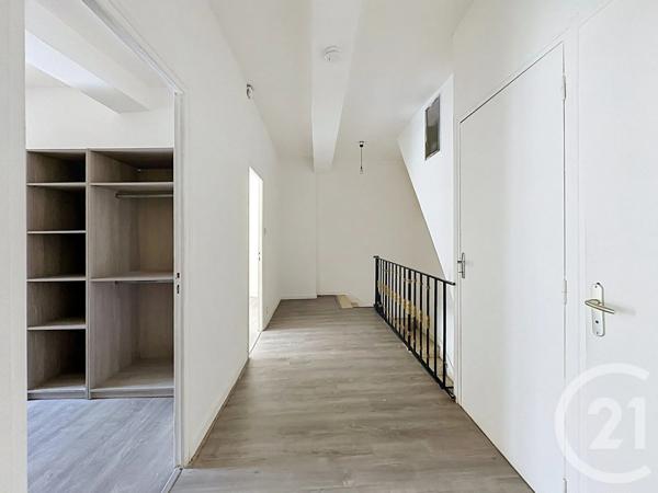Maison à vendre  4 pièces - 112,53 m 2   LE PEAGE DE ROUSSILLON  - 38