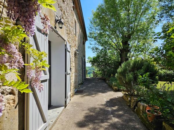 Laroque-Timbaut, maison 18ème, 324 m², 10 pièces, double garage, terrasses, vue