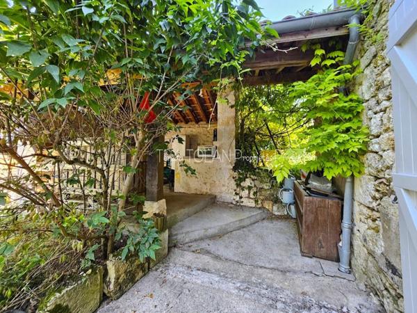 Laroque-Timbaut, maison 18ème, 324 m², 10 pièces, double garage, terrasses, vue