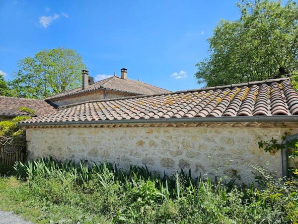 Laroque-Timbaut, maison 18ème, 324 m², 10 pièces, double garage, terrasses, vue