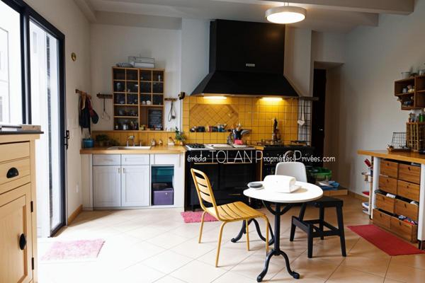 Laroque-Timbaut, maison 18ème, 324 m², 10 pièces, double garage, terrasses, vue