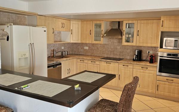 Appartement à vendre    4 pièces • 130 m2 Hyères