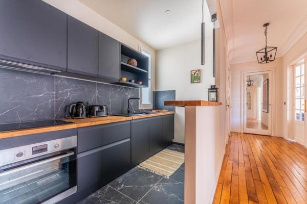 A LOUER : T5 à PARIS 03 • Rue Paul Dubois - Paris 3ème • 8 900 € CC • Réf. 5876