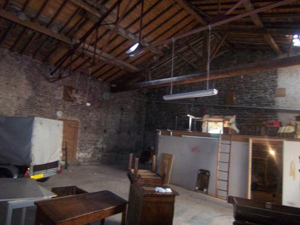 ENTREPOT POUR STOCKAGE OU STATIONNEMENT CENTRE VILLE AUBIERE