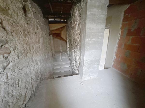 Versols-et-Lapeyre (12400) Maison village pierres T4 102m2 hab à aménager