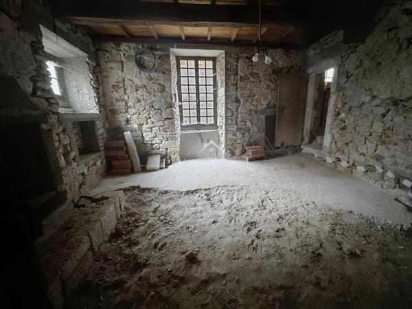 Versols-et-Lapeyre (12400) Maison village pierres T4 102m2 hab à aménager