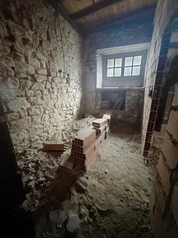 Versols-et-Lapeyre (12400) Maison village pierres T4 102m2 hab à aménager