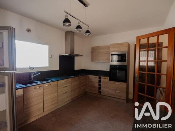 Maison à vendre 6 pièces 177 m² Villeneuve-lès-Avignon