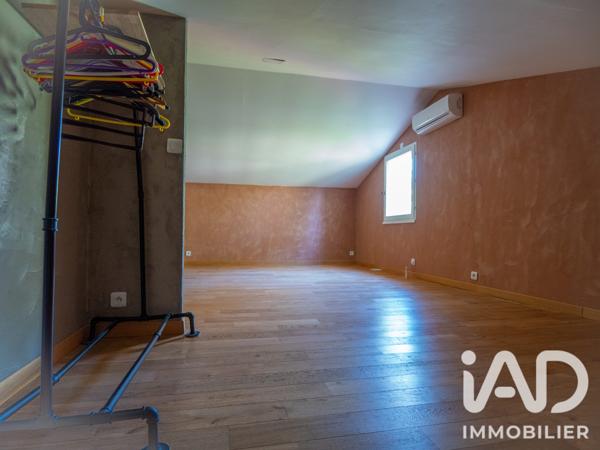 Maison à vendre 6 pièces 177 m² Villeneuve-lès-Avignon