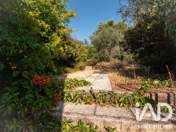Maison à vendre 6 pièces 177 m² Villeneuve-lès-Avignon