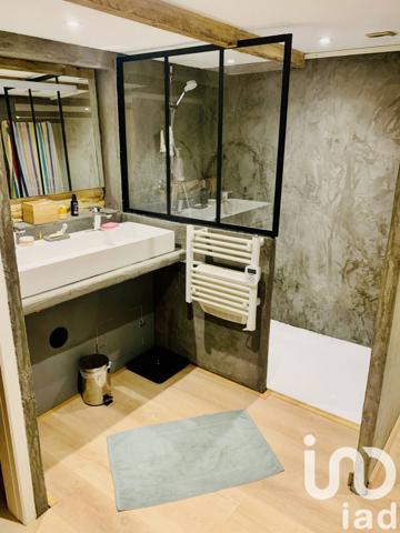 Appartement 3 pièces de 77 m² à Châteauneuf-du-Pape (84230)