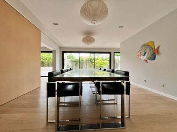 Maison d’exception de 268 m2 avec une dépendance de 74m2 terrain de 800 m2 Quartier Sacré-Cœur