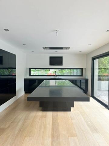 Maison d’exception de 268 m2 avec une dépendance de 74m2 terrain de 800 m2 Quartier Sacré-Cœur