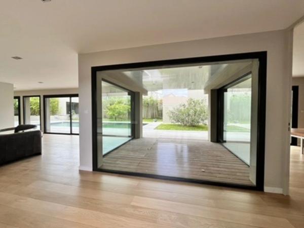 Maison d’exception de 268 m2 avec une dépendance de 74m2 terrain de 800 m2 Quartier Sacré-Cœur