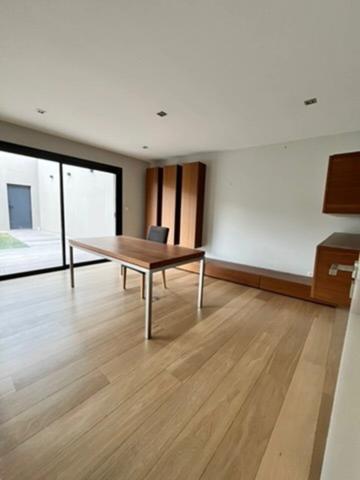 Maison d’exception de 268 m2 avec une dépendance de 74m2 terrain de 800 m2 Quartier Sacré-Cœur