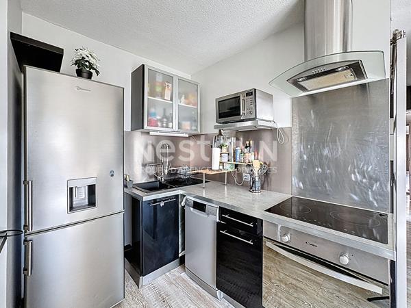 Appartement lumineux avec grande terrasse et parking à Narbonne