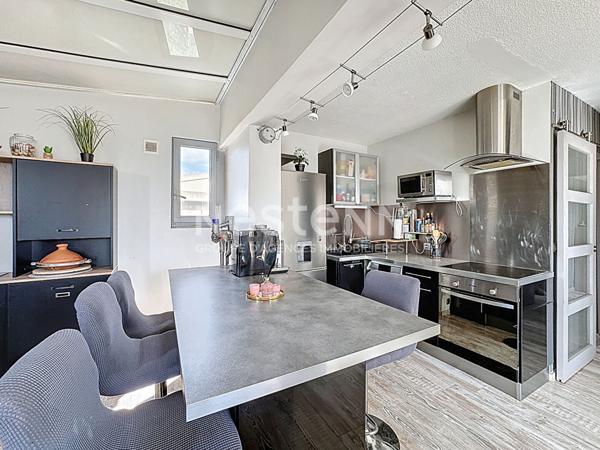 Appartement lumineux avec grande terrasse et parking à Narbonne