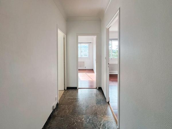 Appartement 3 pièces - PARC DE PROCÉ