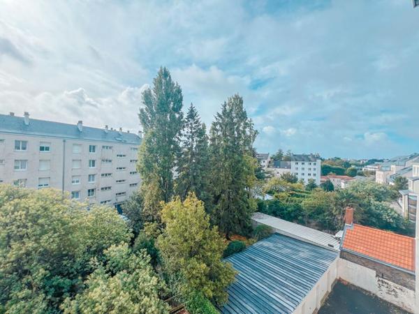 Appartement 3 pièces - PARC DE PROCÉ