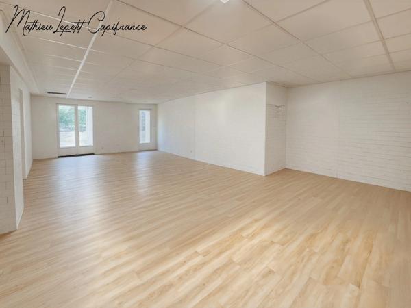 Maison contemporaine de 253 m² avec piscine, garage isolé de 100 m² et terrain de 4 728 m² – CHANCELADE- aucun travaux à prévoir