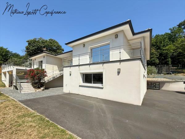 Maison contemporaine de 253 m² avec piscine, garage isolé de 100 m² et terrain de 4 728 m² – CHANCELADE- aucun travaux à prévoir