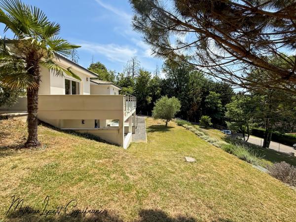 Maison contemporaine de 253 m² avec piscine, garage isolé de 100 m² et terrain de 4 728 m² – CHANCELADE- aucun travaux à prévoir