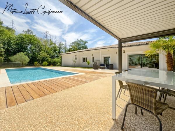 Maison contemporaine de 253 m² avec piscine, garage isolé de 100 m² et terrain de 4 728 m² – CHANCELADE- aucun travaux à prévoir