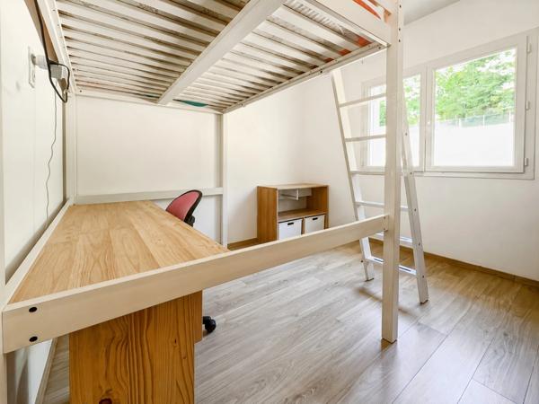 Maison contemporaine de 253 m² avec piscine, garage isolé de 100 m² et terrain de 4 728 m² – CHANCELADE- aucun travaux à prévoir