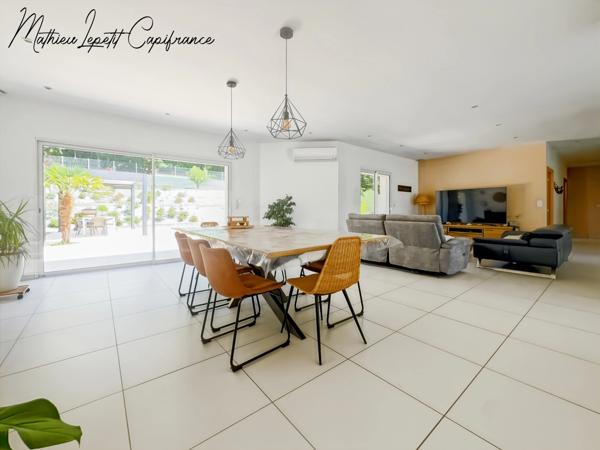 Maison contemporaine de 253 m² avec piscine, garage isolé de 100 m² et terrain de 4 728 m² – CHANCELADE- aucun travaux à prévoir