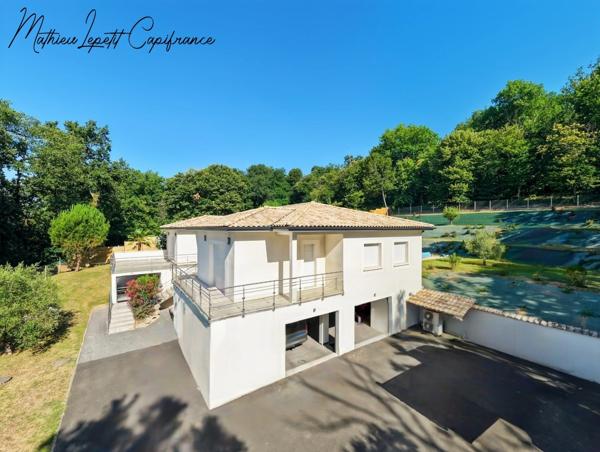 Maison contemporaine de 253 m² avec piscine, garage isolé de 100 m² et terrain de 4 728 m² – CHANCELADE- aucun travaux à prévoir