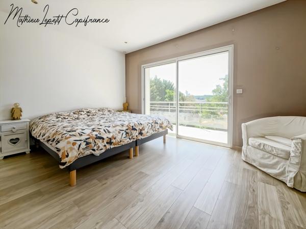 Maison contemporaine de 253 m² avec piscine, garage isolé de 100 m² et terrain de 4 728 m² – CHANCELADE- aucun travaux à prévoir