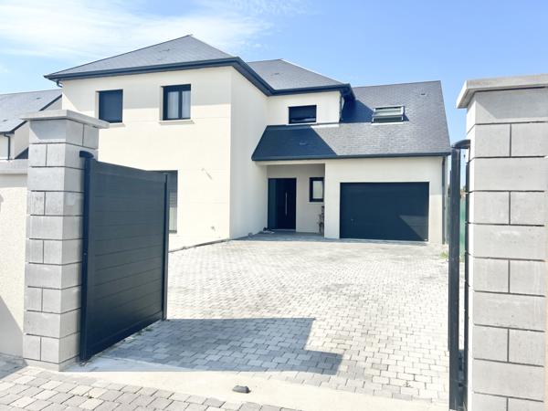 Caen (14000) Maison T8 de 160m2 - Terrain 504m2