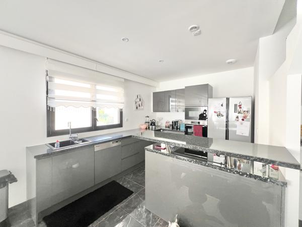 Caen (14000) Maison T8 de 160m2 - Terrain 504m2