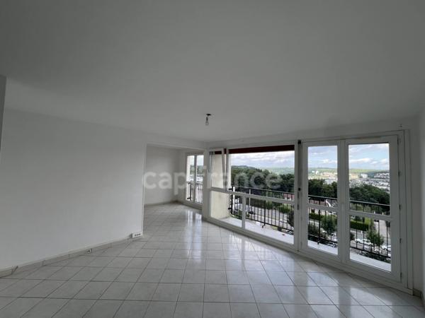 Appartement lumineux de 4 pièces à LA MAINE