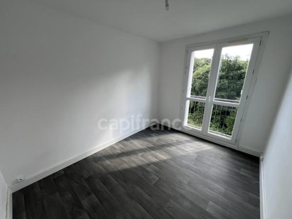 Appartement lumineux de 4 pièces à LA MAINE