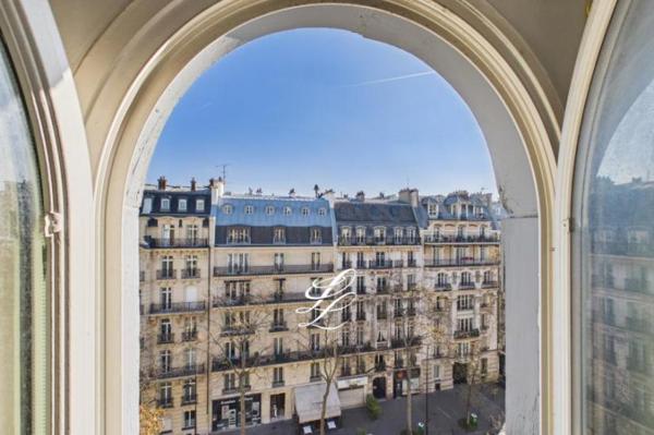 Vente - Appartement 2 pièces 37 m 2 Paris (75017)
