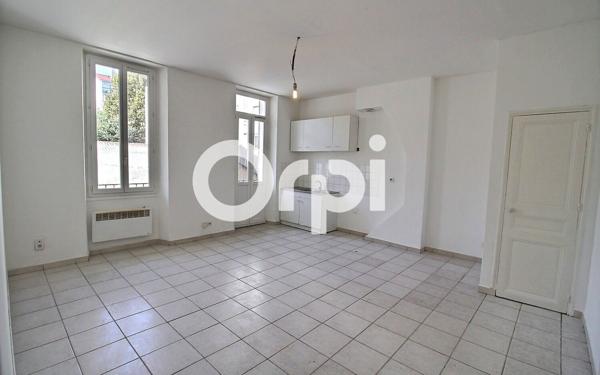 Appartement à vendre    2 pièces • 44,59 m2 Marseille 3