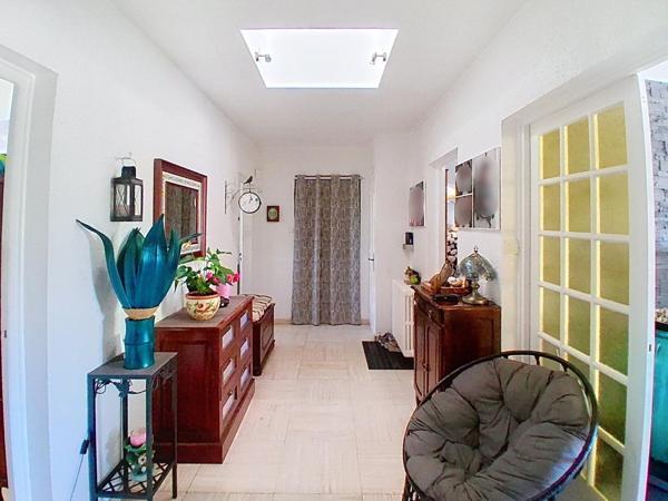 Appartement 135m² dans petite copropriété de seulement 3 logements et un dépôt