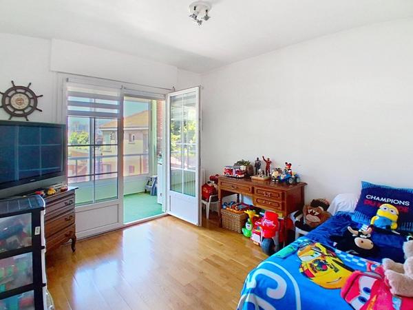 Appartement 135m² dans petite copropriété de seulement 3 logements et un dépôt