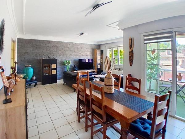 Appartement 135m² dans petite copropriété de seulement 3 logements et un dépôt
