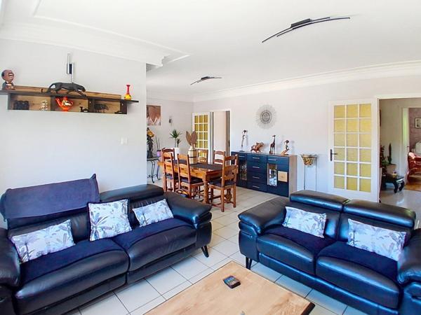 Appartement 135m² dans petite copropriété de seulement 3 logements et un dépôt