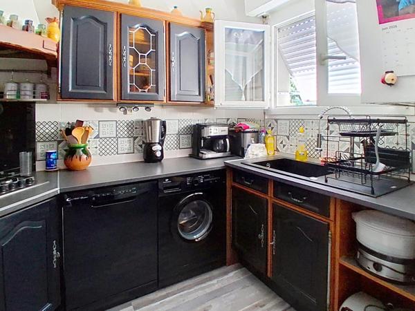 Appartement 135m² dans petite copropriété de seulement 3 logements et un dépôt