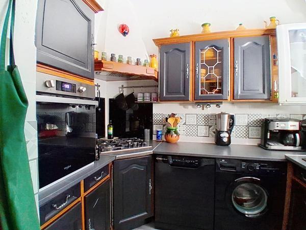 Appartement 135m² dans petite copropriété de seulement 3 logements et un dépôt