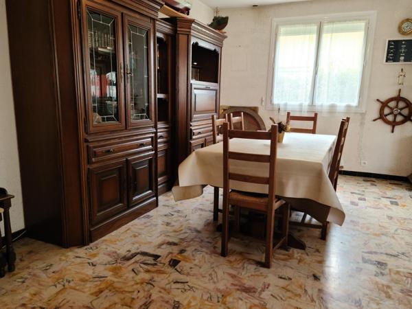Maison 4 chambres, 1 bureau, garage et jardin