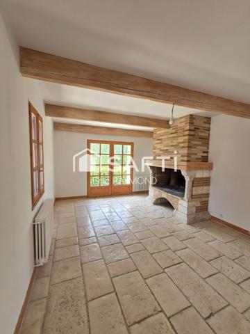 Charme toulousain et caractère viticole: découvrez cette belle maison de 8 pièces, 4 chambres, agrémentée d'une terrasse, d'un garage, d'une cave et d'un terrain comprenant 500 pieds de vigne, autrefois exploités par le propriétaire pour sa production personnelle de vin