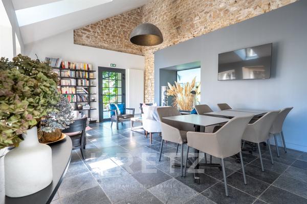 Propriété familiale de caractère avec espace bien-être en coeur de ville