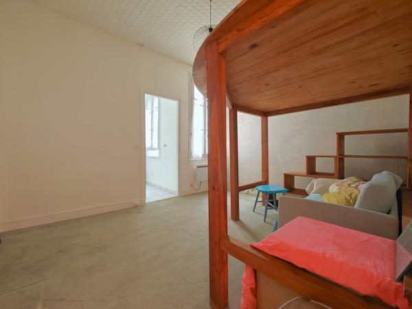 Appartement
         2 pièces
        - 30 m² Exclusivité 290 000 € *