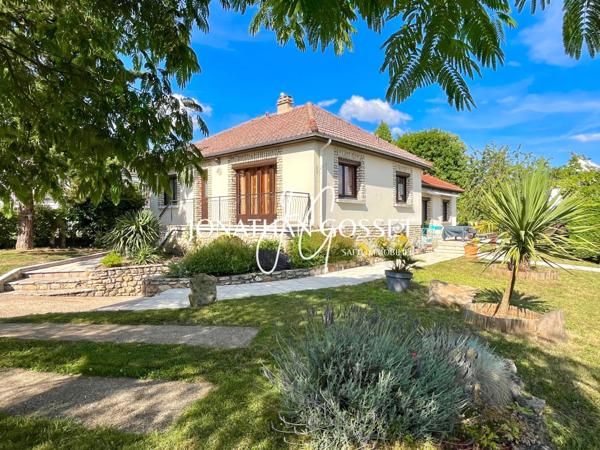 Chanteloup-Les-Vignes: Charmente maison 6 pcs-126m2 avec grand  jardin